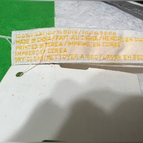 Vtg 100%Silk Scarf - Elaine Gold for Collection XIIX Black Grey Geometric NWT - Picture 4 of 12